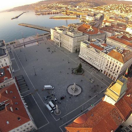 B&B Piazza Goldoni Τεργέστη Εξωτερικό φωτογραφία