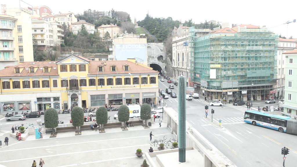 B&B Piazza Goldoni Τεργέστη Εξωτερικό φωτογραφία