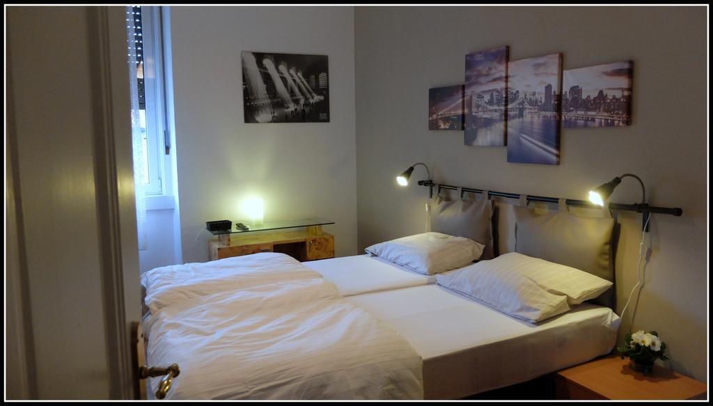B&B Piazza Goldoni Τεργέστη Εξωτερικό φωτογραφία